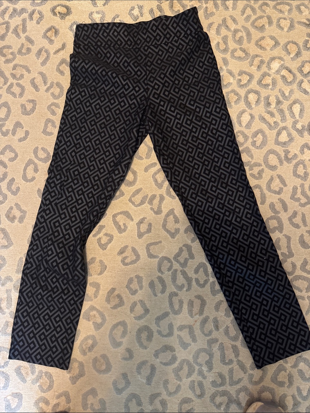 Black Geometric Ankle Pants - Women's Cropped Pants